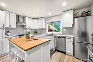 1027 21st St, Bellingham, WA 98225 - Photo 8