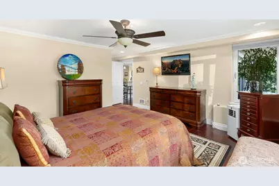 2100 Thorndyke Avenue W #101, Seattle, WA 98199 - Photo 22