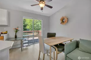 5329 S Vista Dr E, Bonney Lake, WA 98391 - Photo 8