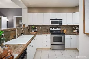 2244 SE 132nd Ave, Bellevue, WA 98005 - Photo 4