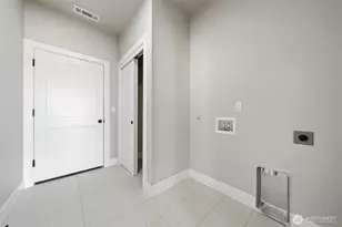 1224 E Mt Hood St, Othello, WA 99344 - Photo 2