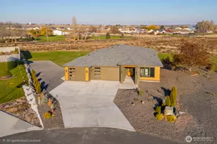 2053 H 2 Rd, Moses Lake, WA 98837 - Photo 2