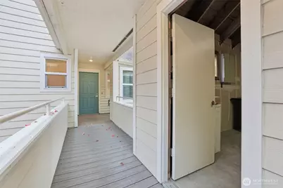 22561 SE 42nd Terrace #2211, Issaquah, WA 98029 - Photo 8