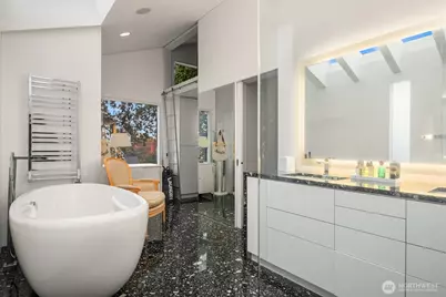 1615 39th Avenue E, Seattle, WA 98112 - Photo 20