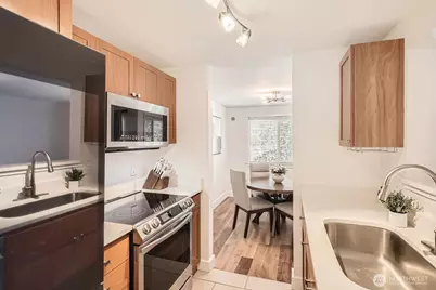 14002 NE 181st Place #A302, Woodinville, WA 98072 - Photo 2