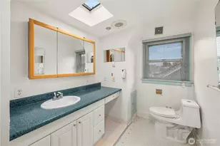 2542 S Cushman Ave, Tacoma, WA 98405 - Photo 20