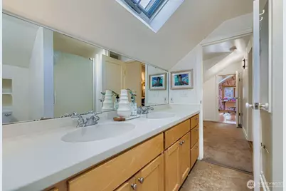 10345 Ashworth Avenue N, Seattle, WA 98133 - Photo 20