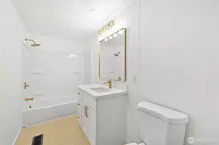 32 E Mountain View Rd, Camano Island, WA 98282 - Photo 18