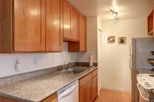 11424 SE 257th Pl, Kent, WA 98030 - Photo 4