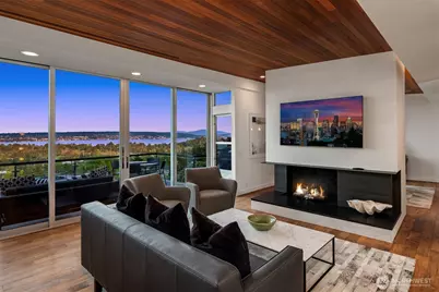 7352 56th Avenue NE, Seattle, WA 98115 - Photo 2