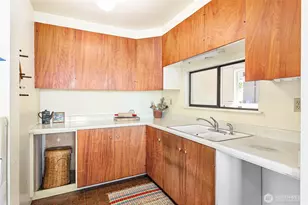 917 13th St, Bellingham, WA 98225 - Photo 16