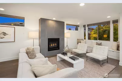 717 N 79th Street, Seattle, WA 98103 - Photo 6