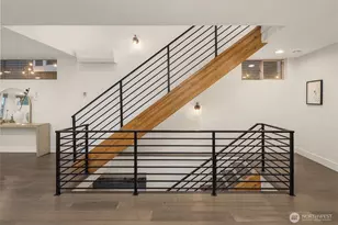 717 N 79th St, Seattle, WA 98103 - Photo 14