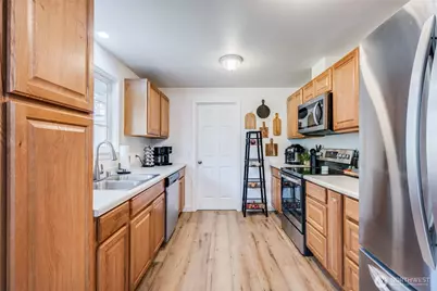 17321 Spanaway Lane E, Spanaway, WA 98387 - Photo 12