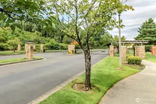 701 Harrington Pl SE, Renton, WA 98058 - Photo 2