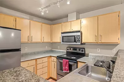 10709 Valley View Road #B403, Bothell, WA 98011 - Photo 14