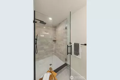 10306 E Midvale Avenue N, Seattle, WA 98133 - Photo 20