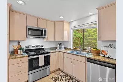 3506 108th Place NE #2, Bellevue, WA 98004 - Photo 16