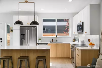 320 N 84th Street, Seattle, WA 98103 - Photo 8