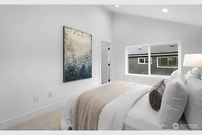 320 N 84th Street, Seattle, WA 98103 - Photo 14