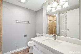 2100 3rd Ave, Seattle, WA 98121 - Photo 22