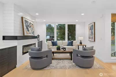 12011 36th Avenue NE, Seattle, WA 98125 - Photo 2