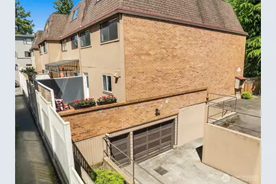 379 100th Avenue NE #A, Bellevue, WA 98004 - Photo 30