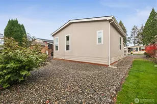 806 Pine Dr, Enumclaw, WA 98022 - Photo 18