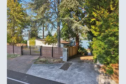 7220 North Mercer Way, Mercer Island, WA 98040 - Photo 10