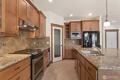 1051 N Baker Avenue #B203, East Wenatchee, WA 98802 - Photo 18