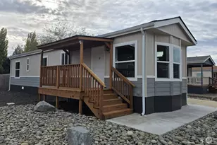 2010 Broadway Ave, Hoquiam, WA 98550 - Photo 2