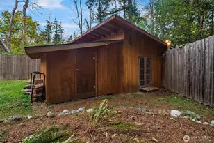 4 E Mountain View Rd, Camano Island, WA 98282 - Photo 22
