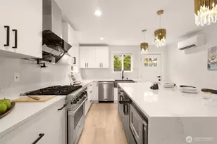 4326 NE 44th St, Seattle, WA 98105 - Photo 4