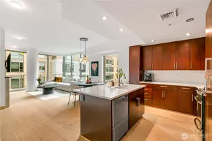 910 Lenora St, Seattle, WA 98121 - Photo 14