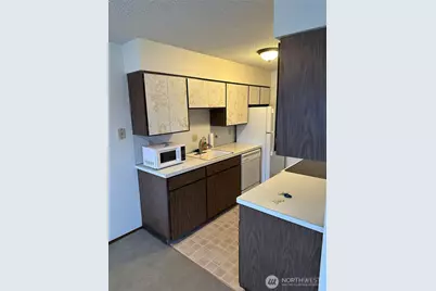 3828 Whitman Avenue N, Seattle, WA 98103 - Photo 4