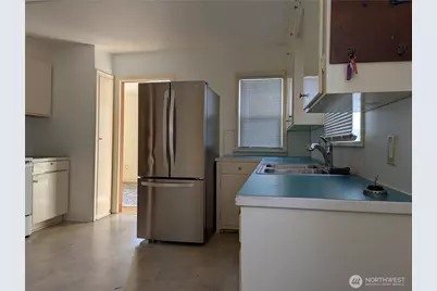 1611 4th Street, Marysville, WA 98270 - Photo 2