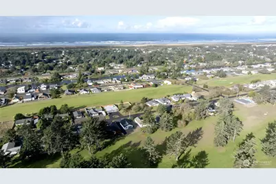 262 Octopus Avenue NE, Ocean Shores, WA 98569 - Photo 38