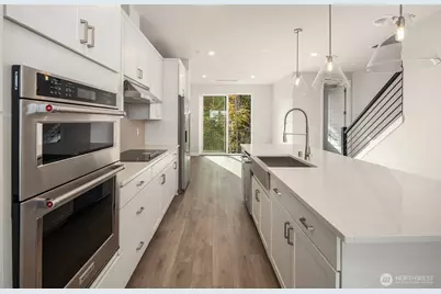 9016 NE 203rd Court #B, Bothell, WA 98011 - Photo 4