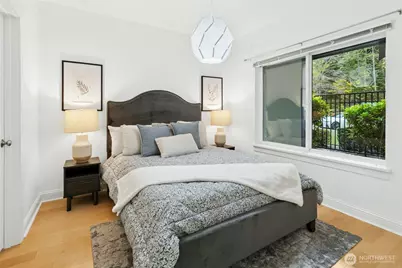 18707 SE Newport Way #102, Issaquah, WA 98027 - Photo 18