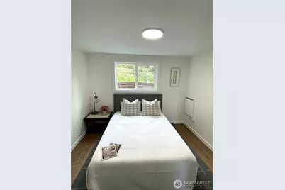 2220 14th Avenue W, Seattle, WA 98119 - Photo 10