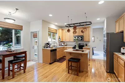 1233 160th Street SW, Lynnwood, WA 98087 - Photo 4