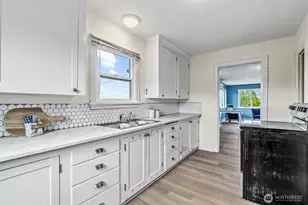 160 Maple St, Cathlamet, WA 98612 - Photo 12