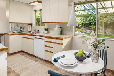 6037 NE 61st Street, Seattle, WA 98115 - Photo 16