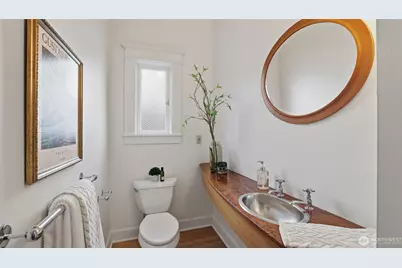 908 15th Avenue E, Seattle, WA 98112 - Photo 18