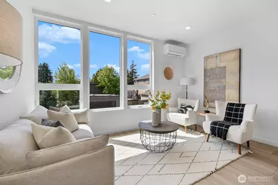 8833 C Wallingford Avenue N, Seattle, WA 98103 - Photo 2