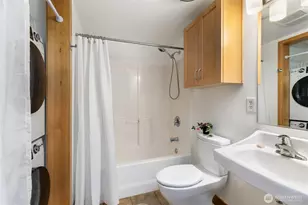 827 Hiawatha Pl S, Seattle, WA 98144 - Photo 10