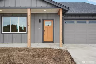 312 Eminence Ave, Winlock, WA 98596 - Photo 2