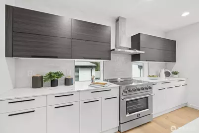 12011 36th Avenue NE, Seattle, WA 98125 - Photo 6