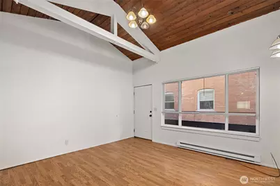 1718 Summit Avenue, Seattle, WA 98122 - Photo 4