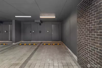 1013 C 6th Avenue N, Seattle, WA 98109 - Photo 24